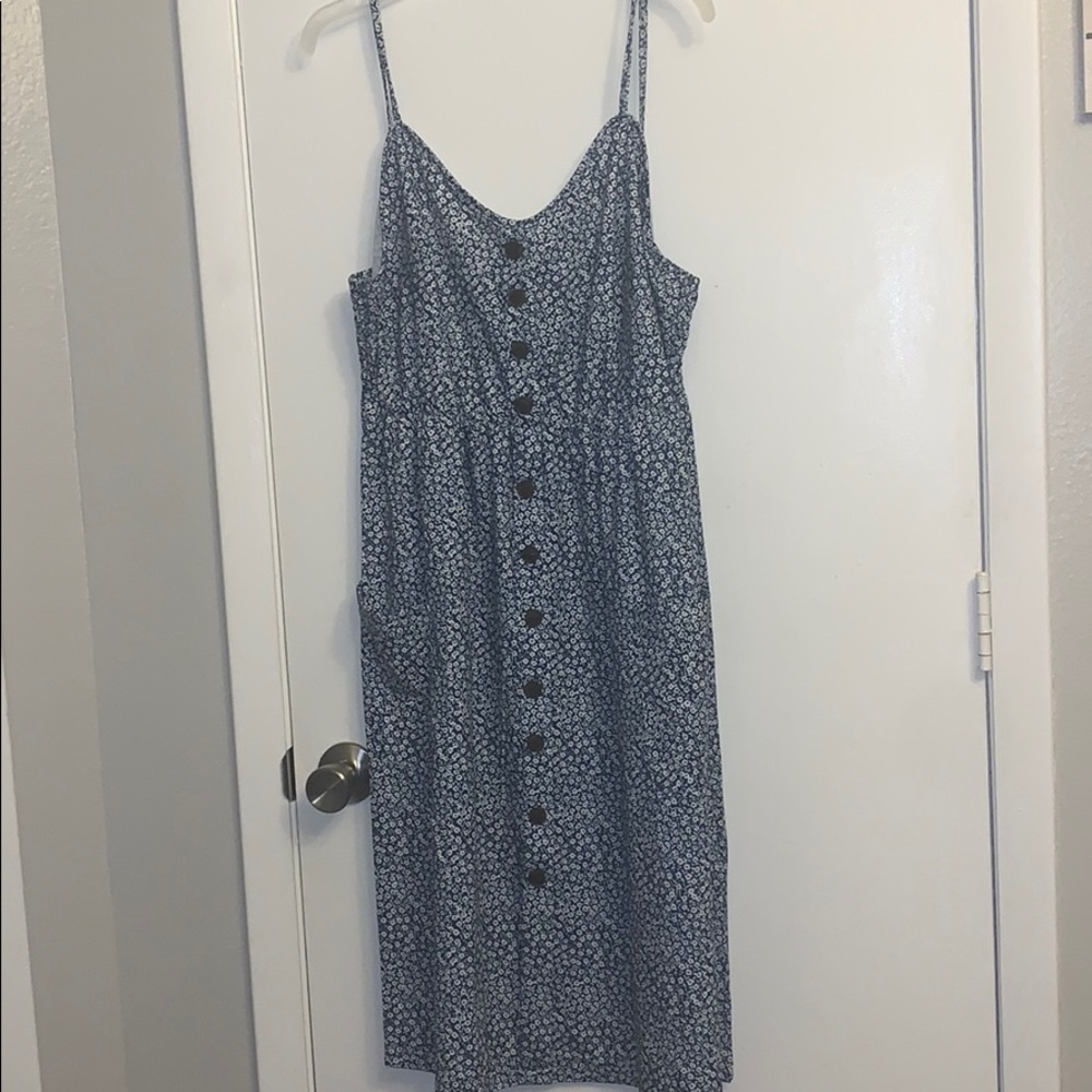 NWOT Blue floral flowy dress with brown buttons